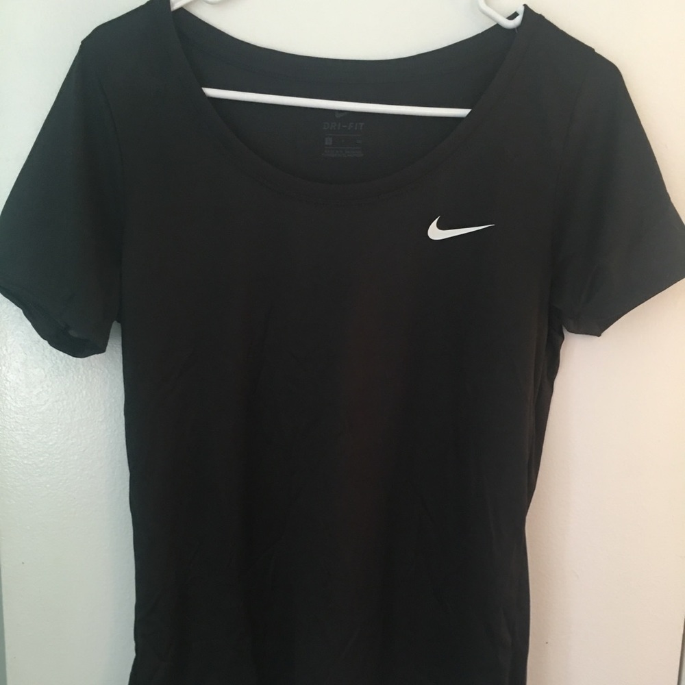 Nike dry-fit short sleeve top